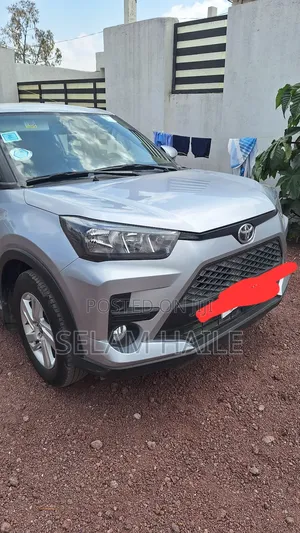 Toyota Raize 2023 Silver
