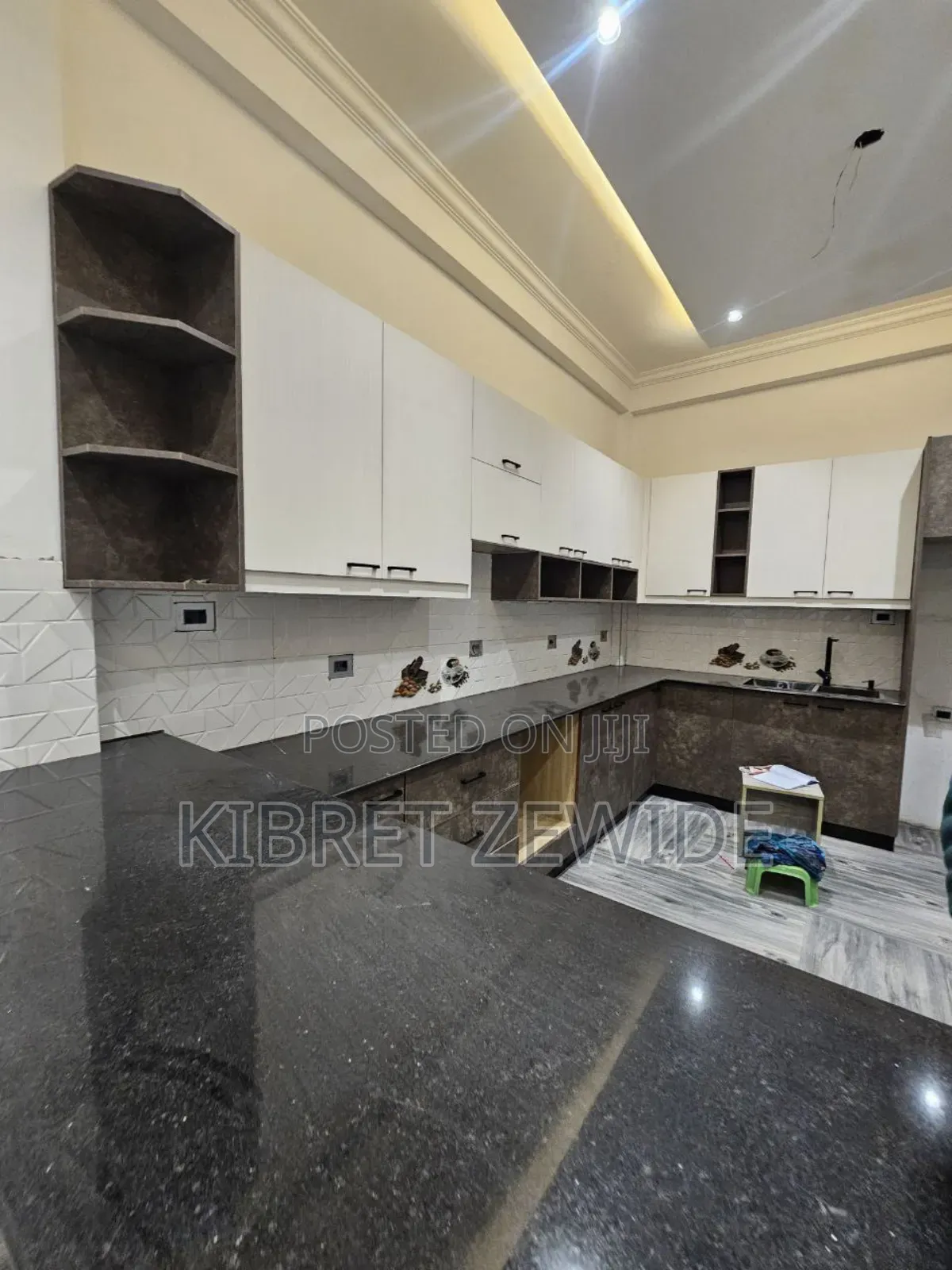 Furnished 10bdrm House in Abrham Legese, Yeka for sale