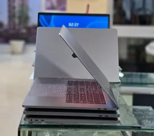 New Laptop Apple MacBook Pro 2017 16GB Intel Core i7 SSD 512GB