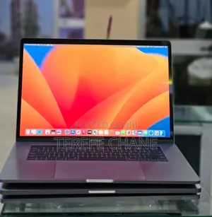 New Laptop Apple MacBook Pro 2017 16GB Intel Core i7 SSD 512GB