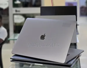 New Laptop Apple MacBook Pro 2017 16GB Intel Core i7 SSD 512GB