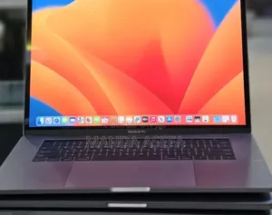 New Laptop Apple MacBook Pro 2017 16GB Intel Core i7 SSD 512GB