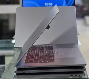 New Laptop Apple MacBook Pro 2017 16GB Intel Core i7 SSD 512GB