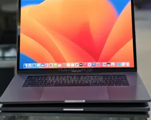 New Laptop Apple MacBook Pro 2017 16GB Intel Core i7 SSD 512GB