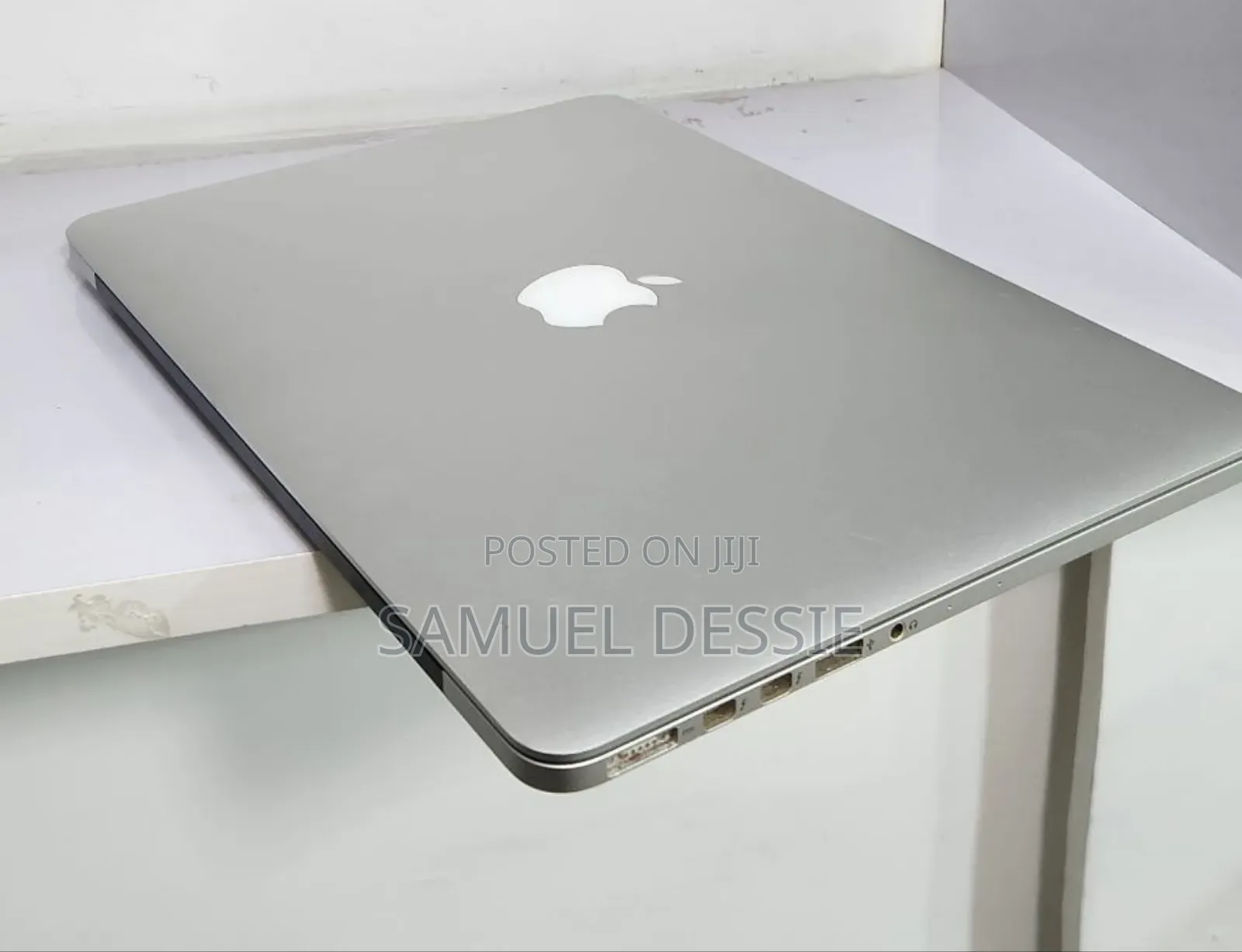 New Laptop Apple MacBook Pro 2015 8GB Intel Core i5 SSD 128GB