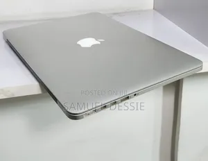 New Laptop Apple MacBook Pro 2015 8GB Intel Core i5 SSD 128GB
