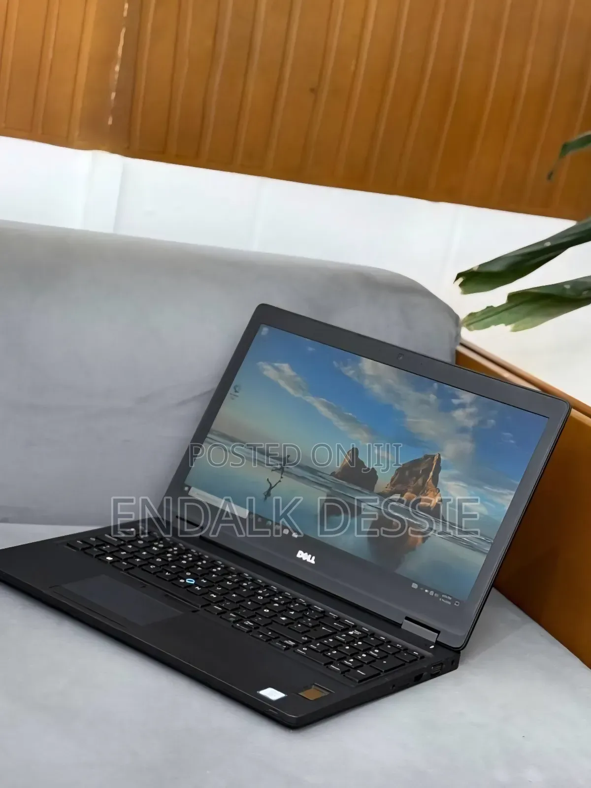 New Laptop Dell Latitude 15 5580 8GB Intel Core i5 SSD 256GB
