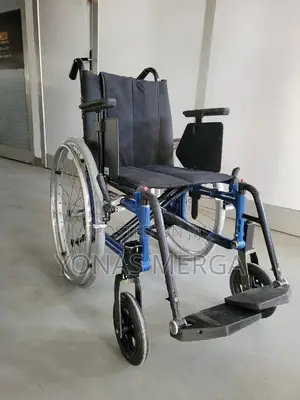 Folding Europe Wheelchair甴勺our Standard Size of Adult Wheelchair