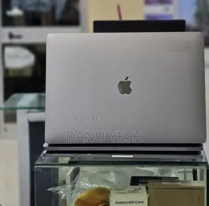 New Laptop Apple MacBook Pro 2017 16GB Intel Core i7 SSD 512GB