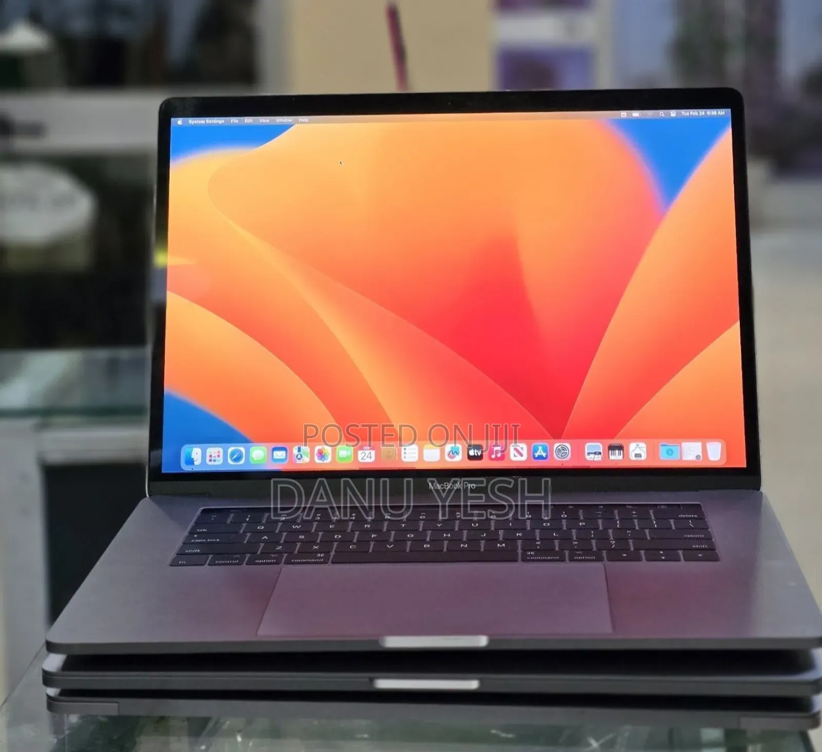 New Laptop Apple MacBook Pro 2017 16GB Intel Core i7 SSD 512GB