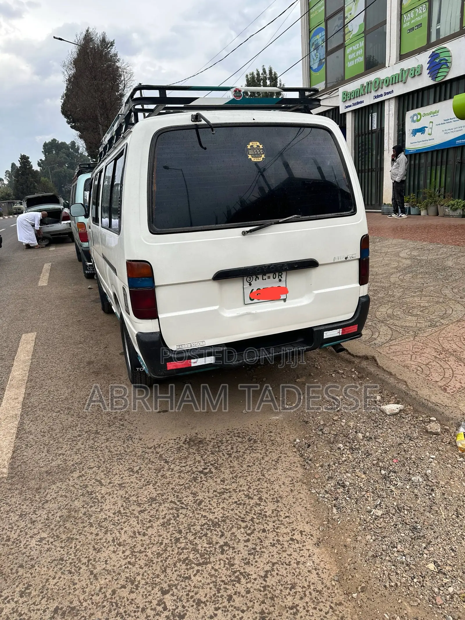 Toyota HiAce 2004 White