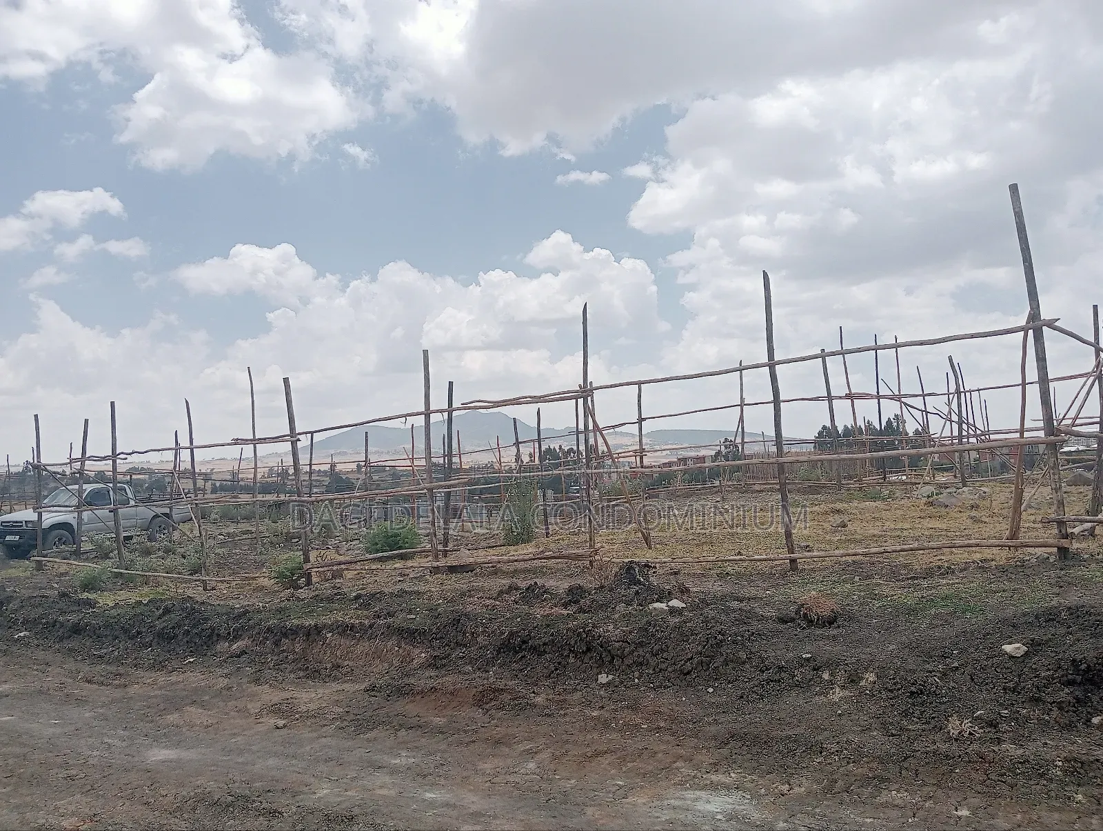 የሚሸጥ 500 ካሬ የልማት (የኮሪደር ተነሺ) መሬት