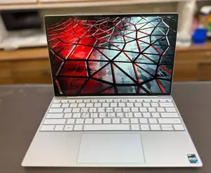 New Laptop Dell XPS 13 8GB Intel Core i5 SSD 256GB