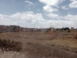 የሚሸጥ 150 ካሬ መሬት