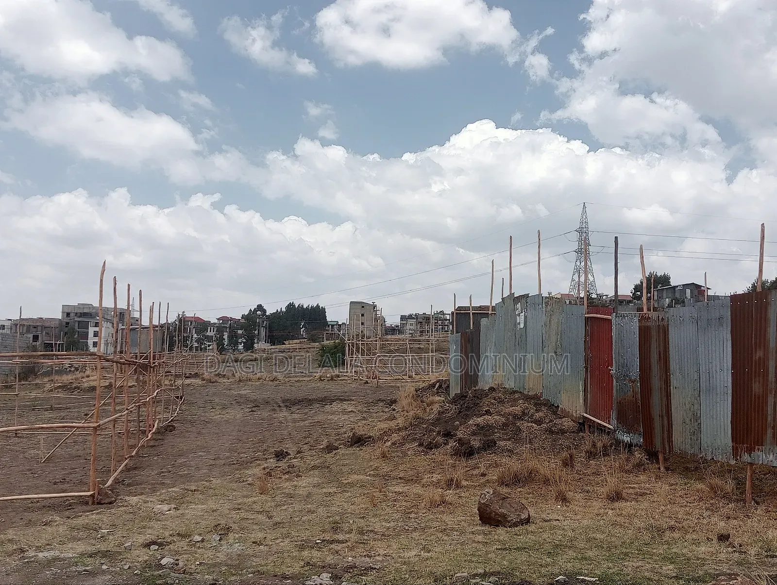 የሚሸጥ 150 ካሬ መሬት
