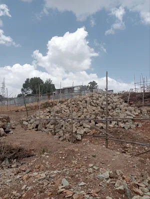 የሚሸጥ 150 ካሬ መሬት