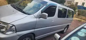 Toyota HiAce 2010 Silver
