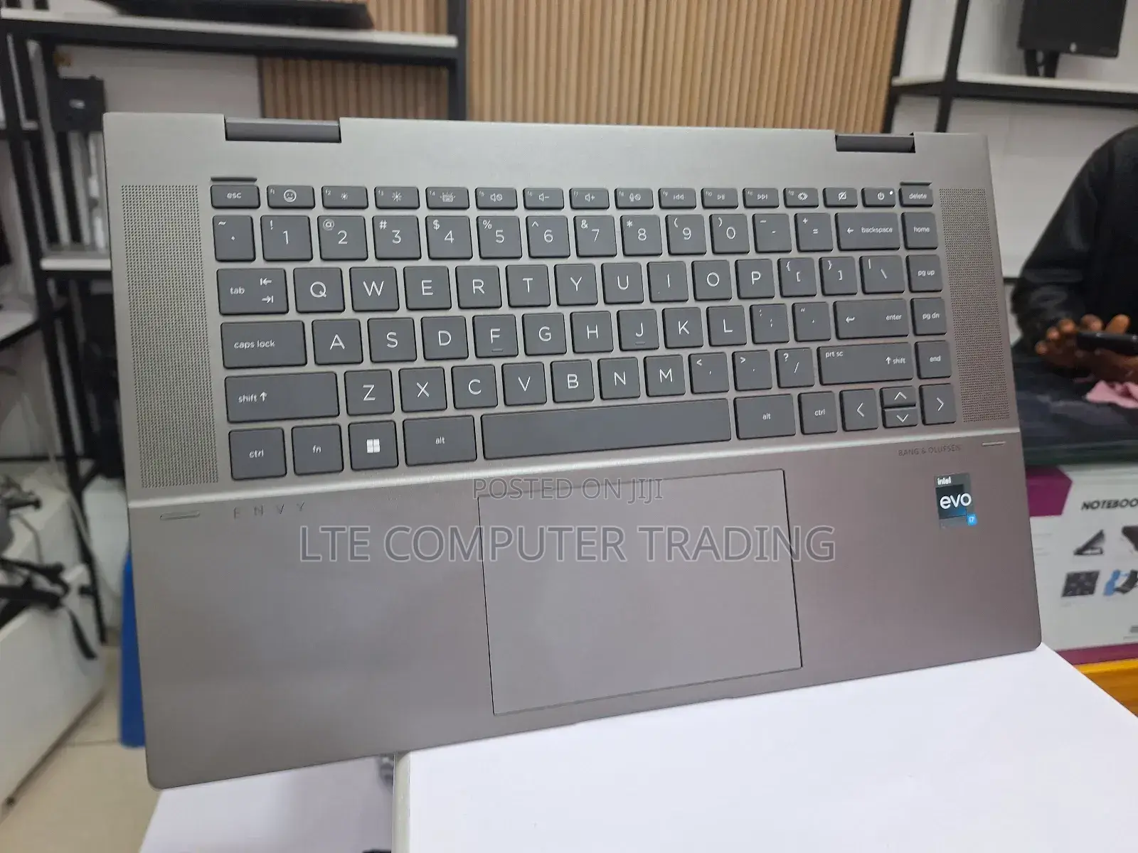 New Laptop HP Envy X360 16GB Intel Core i7 SSD 1T