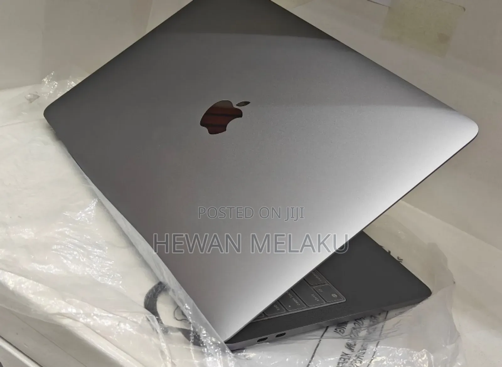 New Laptop Apple MacBook Pro M1 8GB Apple M1 SSD 256GB