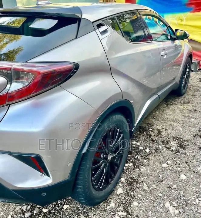 Toyota C-HR 2017 Gray