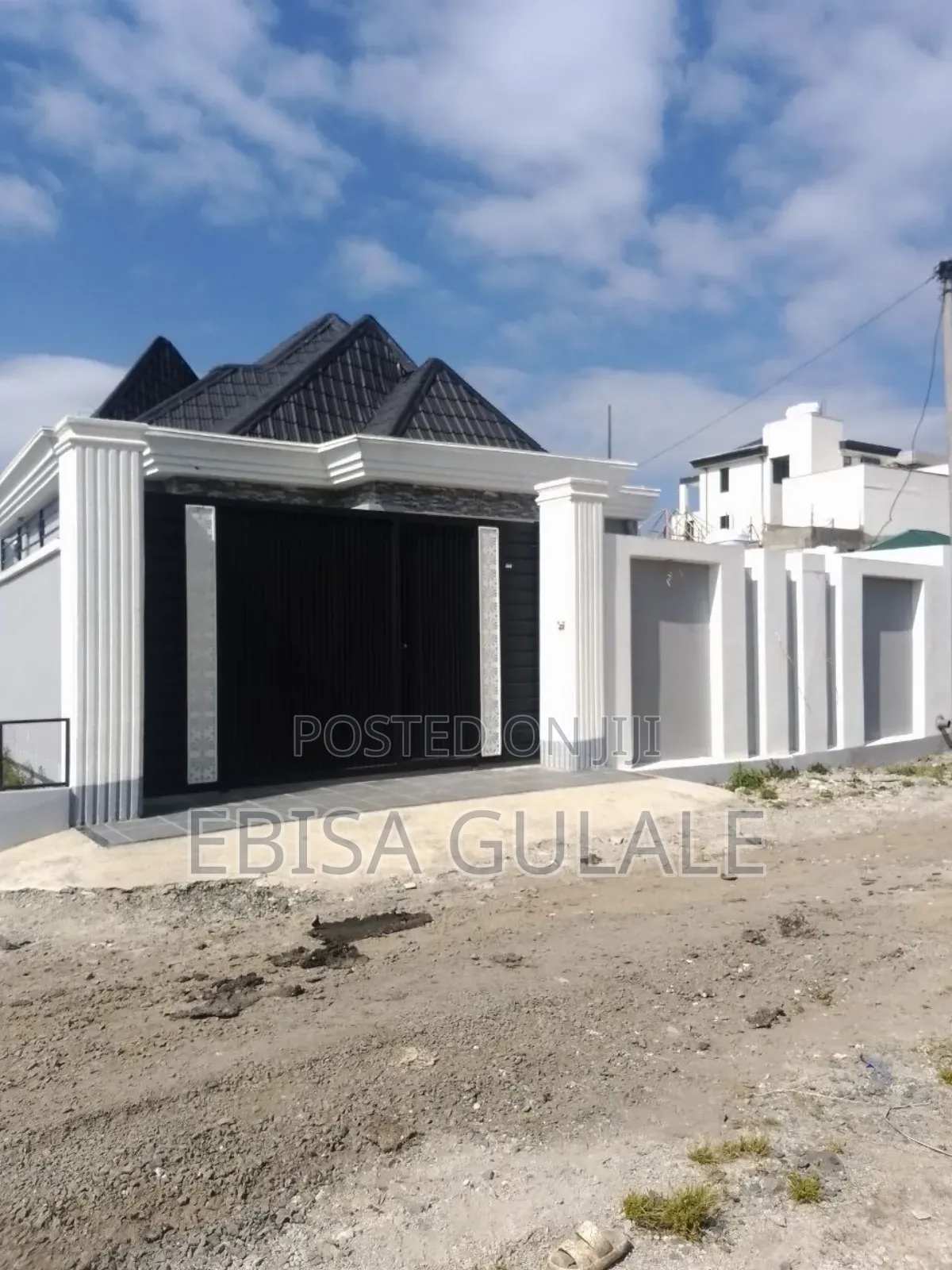 Furnished 6bdrm Farm House in Yeka for sale