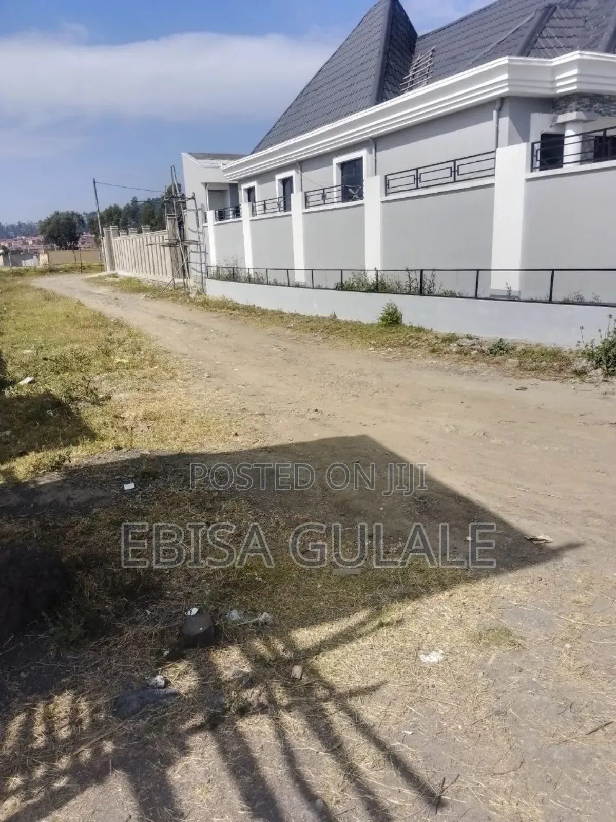 Furnished 6bdrm Farm House in Yeka for sale