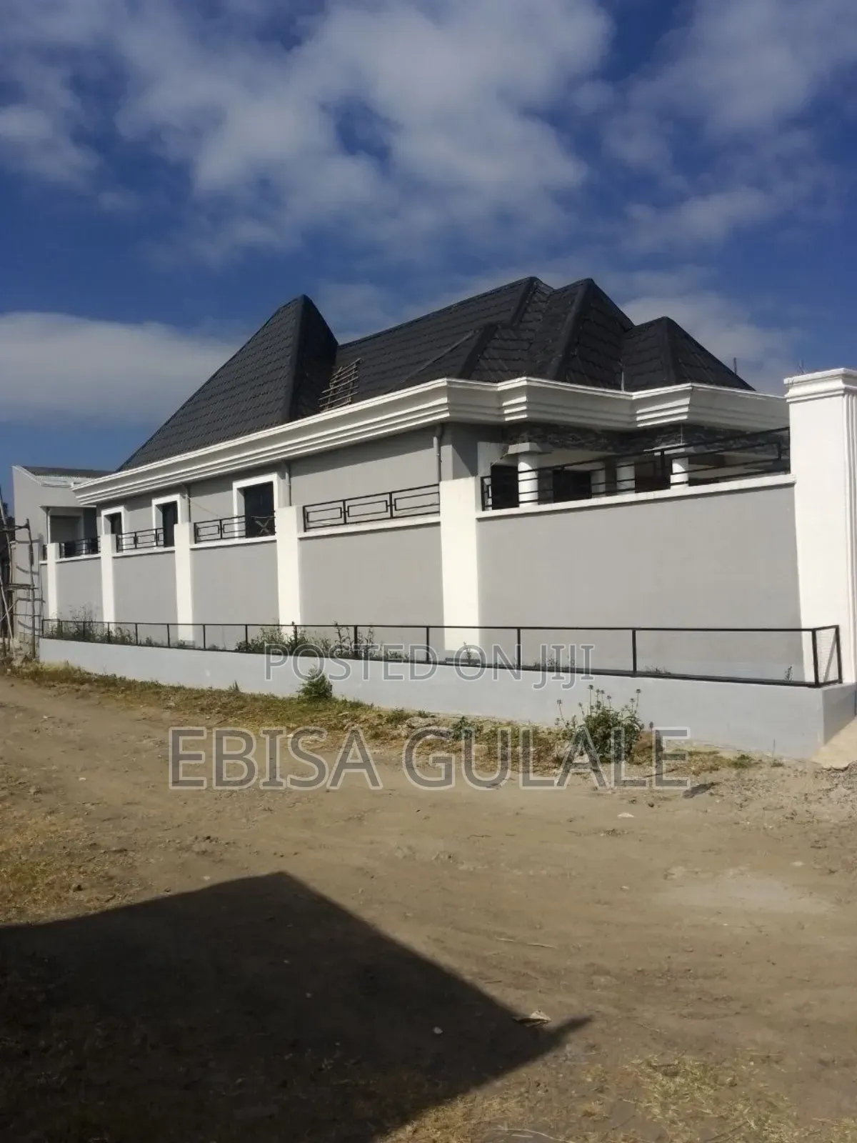 Furnished 6bdrm Farm House in Yeka for sale