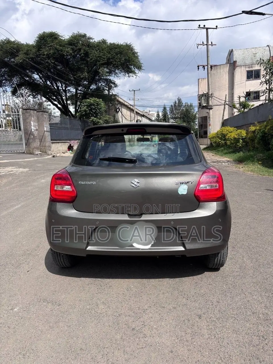 Suzuki Swift 2022 Brown