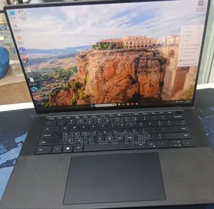 New Laptop Dell Precision 5570 16GB Intel Core i7 SSD 512GB