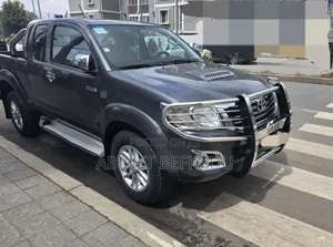 Toyota Hilux 2015 Gray