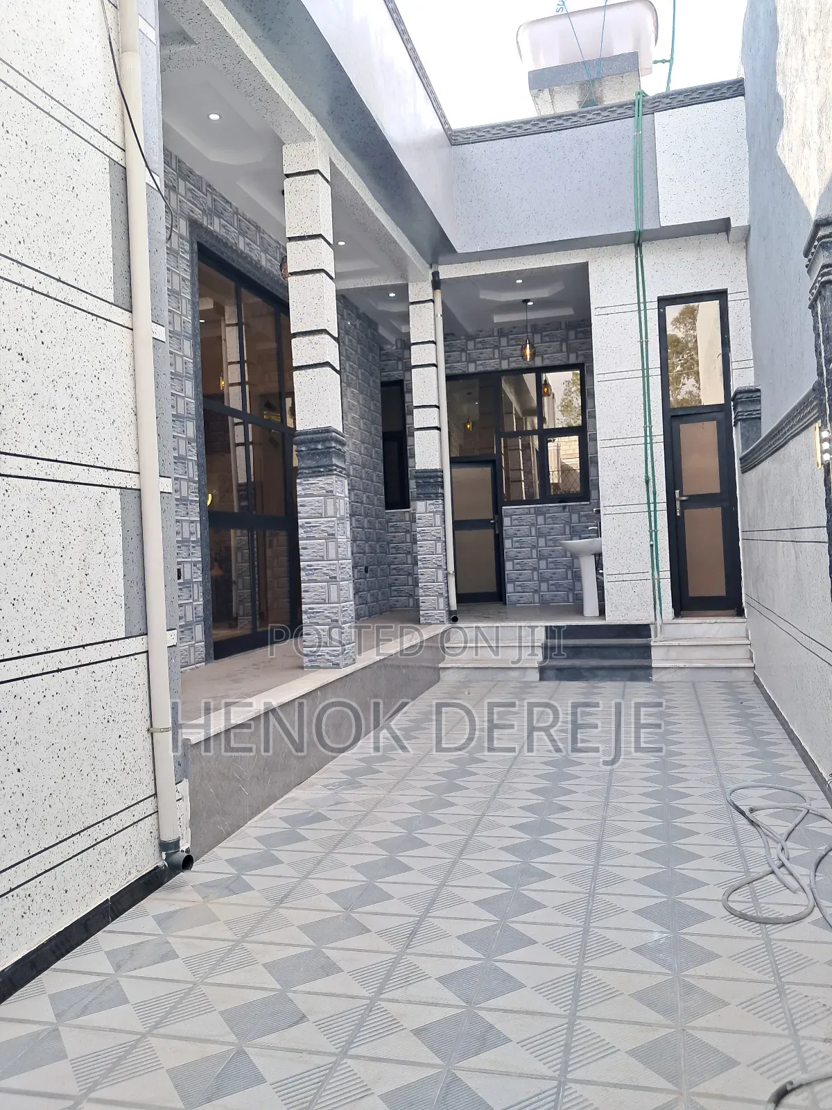 Furnished 4bdrm House in Oromia-Finfinne for sale