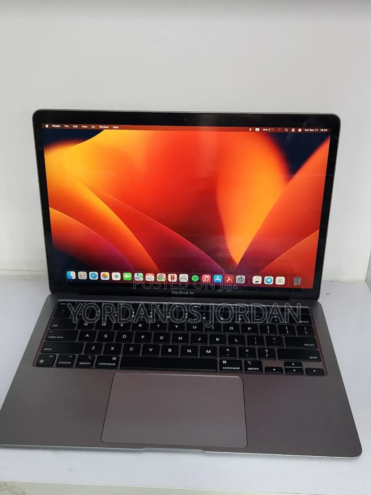 New Laptop Apple MacBook Air 2020 M1 8GB Apple M1 SSD 256GB