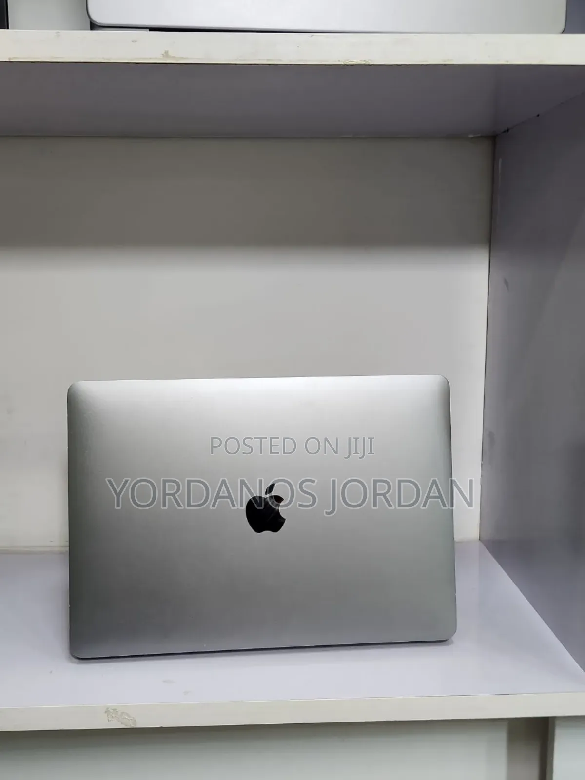 New Laptop Apple MacBook Air 2020 M1 8GB Apple M1 SSD 256GB