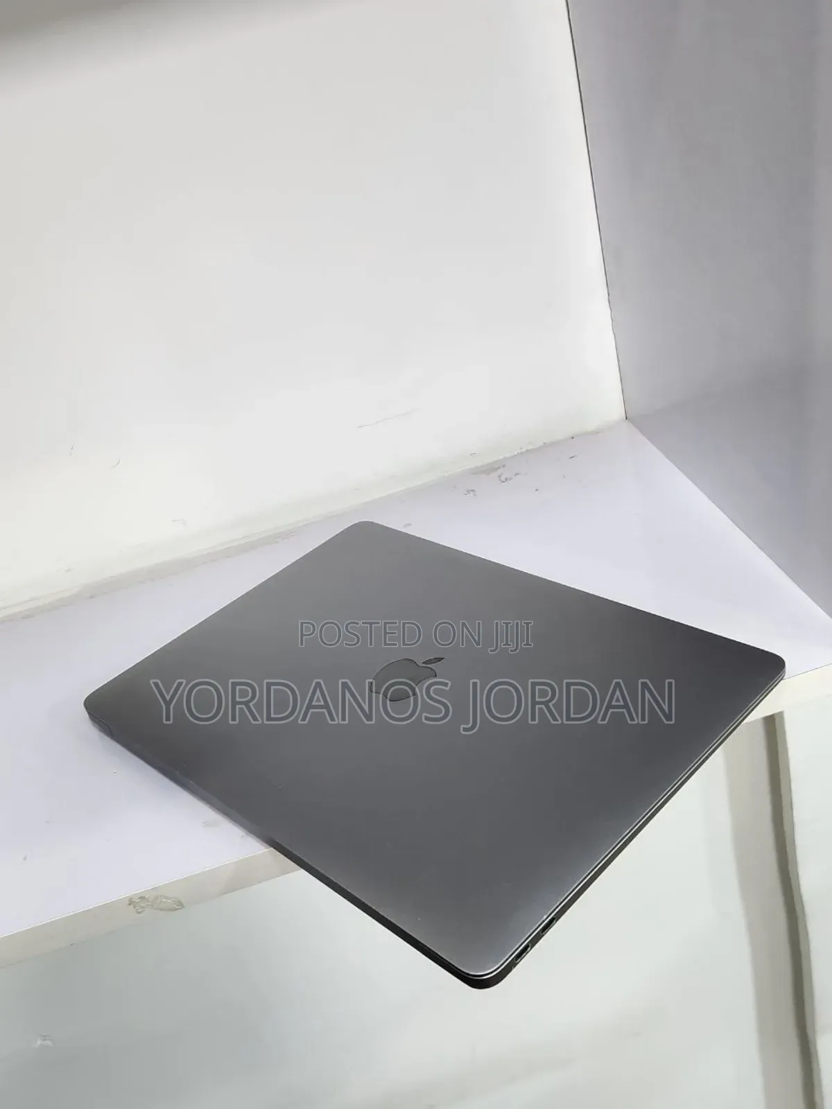 New Laptop Apple MacBook Air 2020 M1 8GB Apple M1 SSD 256GB