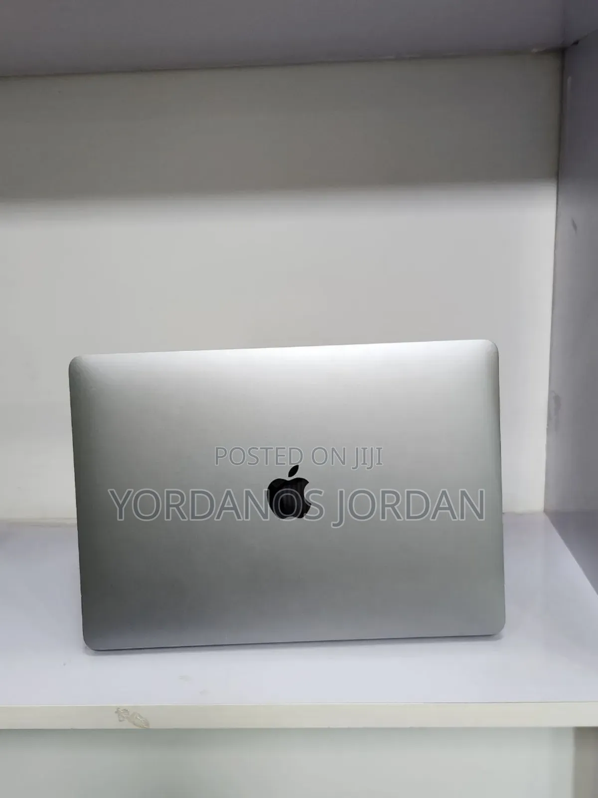 New Laptop Apple MacBook Air 2020 M1 8GB Apple M1 SSD 256GB