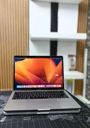 New Laptop Apple MacBook Pro 2017 8GB Intel Core i5 SSD 128GB
