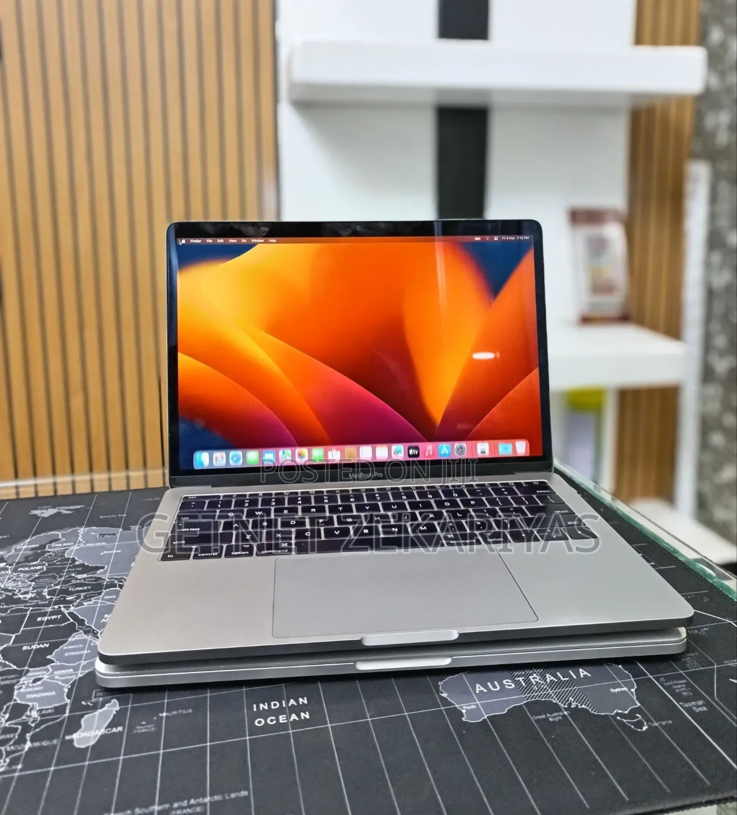 New Laptop Apple MacBook Pro 2017 8GB Intel Core i5 SSD 128GB