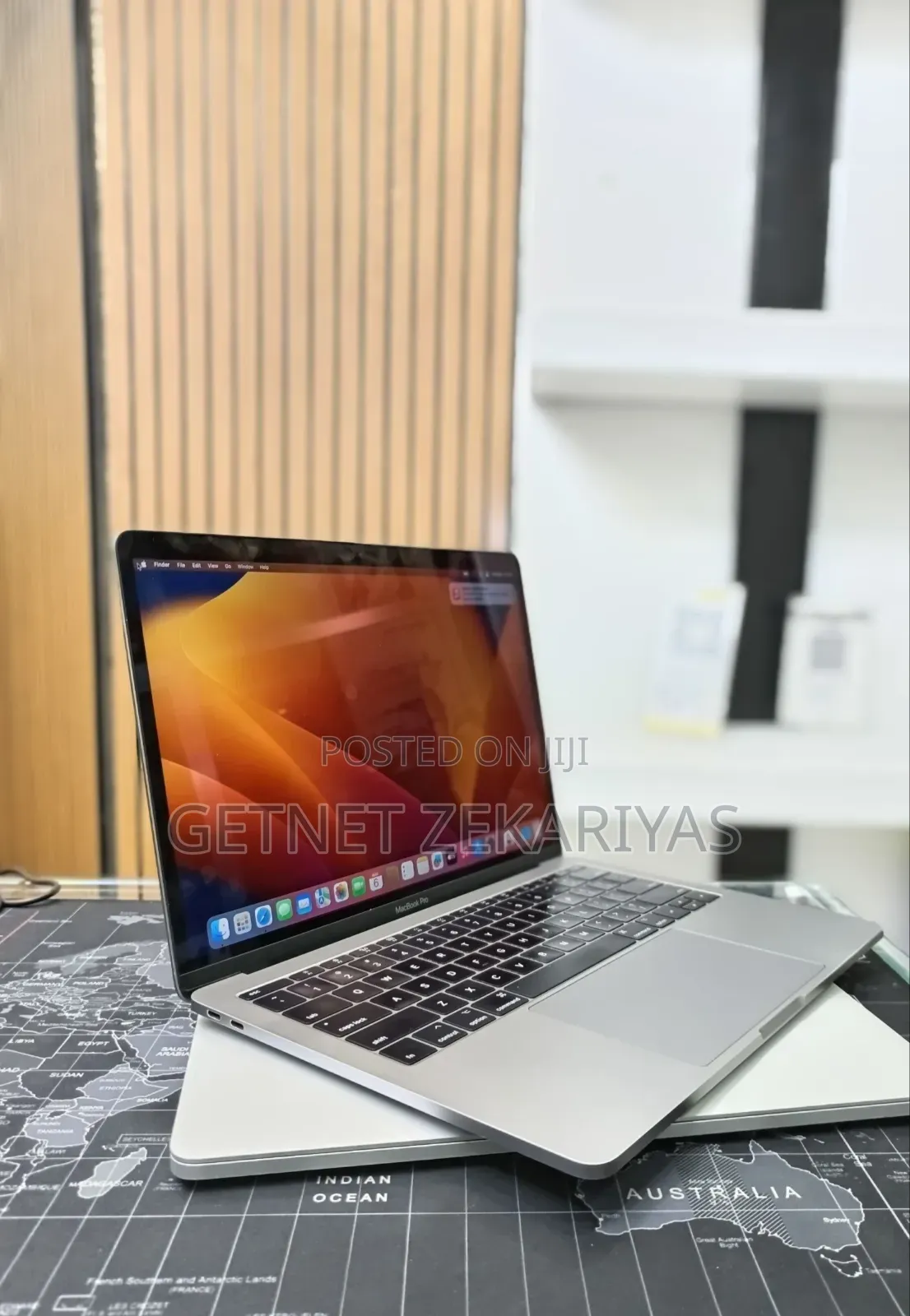 New Laptop Apple MacBook Pro 2017 8GB Intel Core i5 SSD 128GB