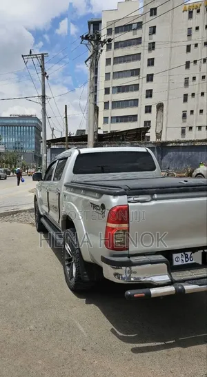 Toyota Hilux 2010 Silver