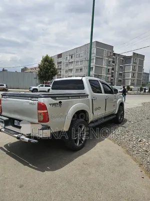Toyota Hilux 2010 Silver