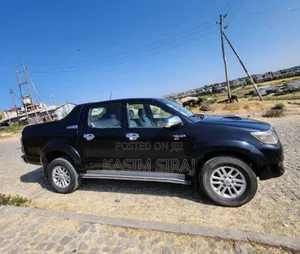 Toyota Hilux 3.0 D-4D 4x4 2014 Black