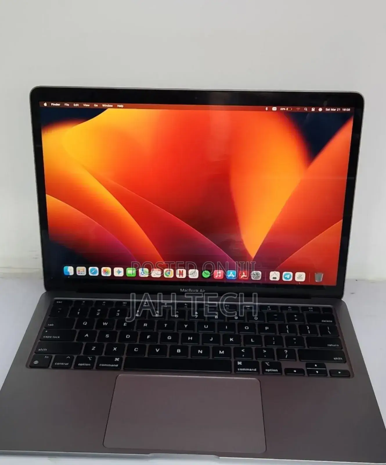 New Laptop Apple MacBook Air 2020 M1 8GB Apple M1 SSD 256GB