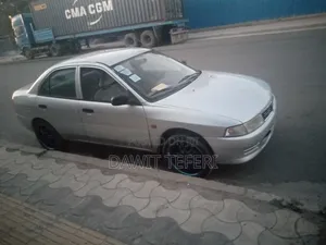 Mitsubishi Lancer 2000 Silver