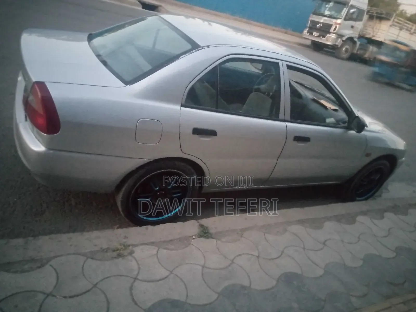 Mitsubishi Lancer 2000 Silver