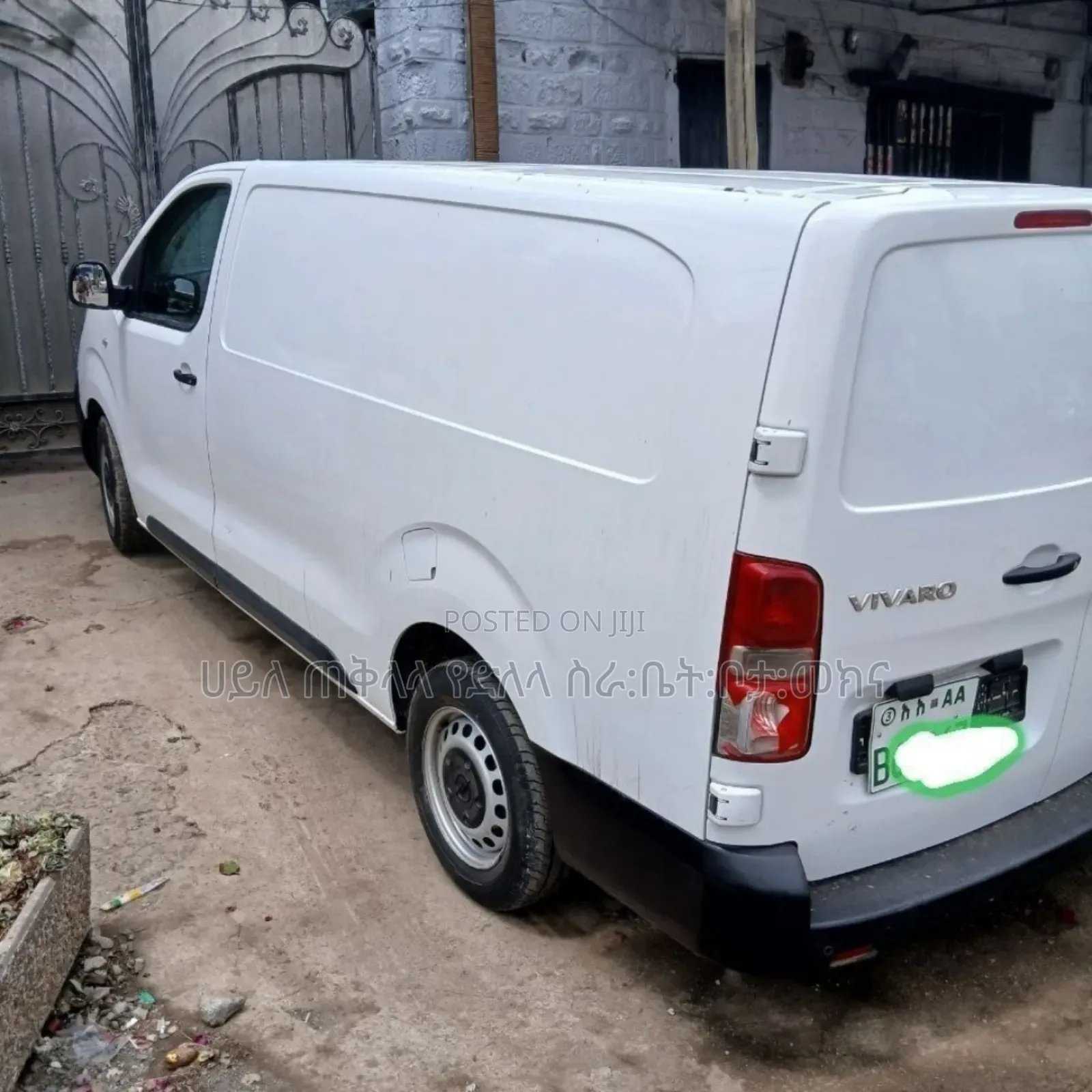 Toyota HiAce 2021 White