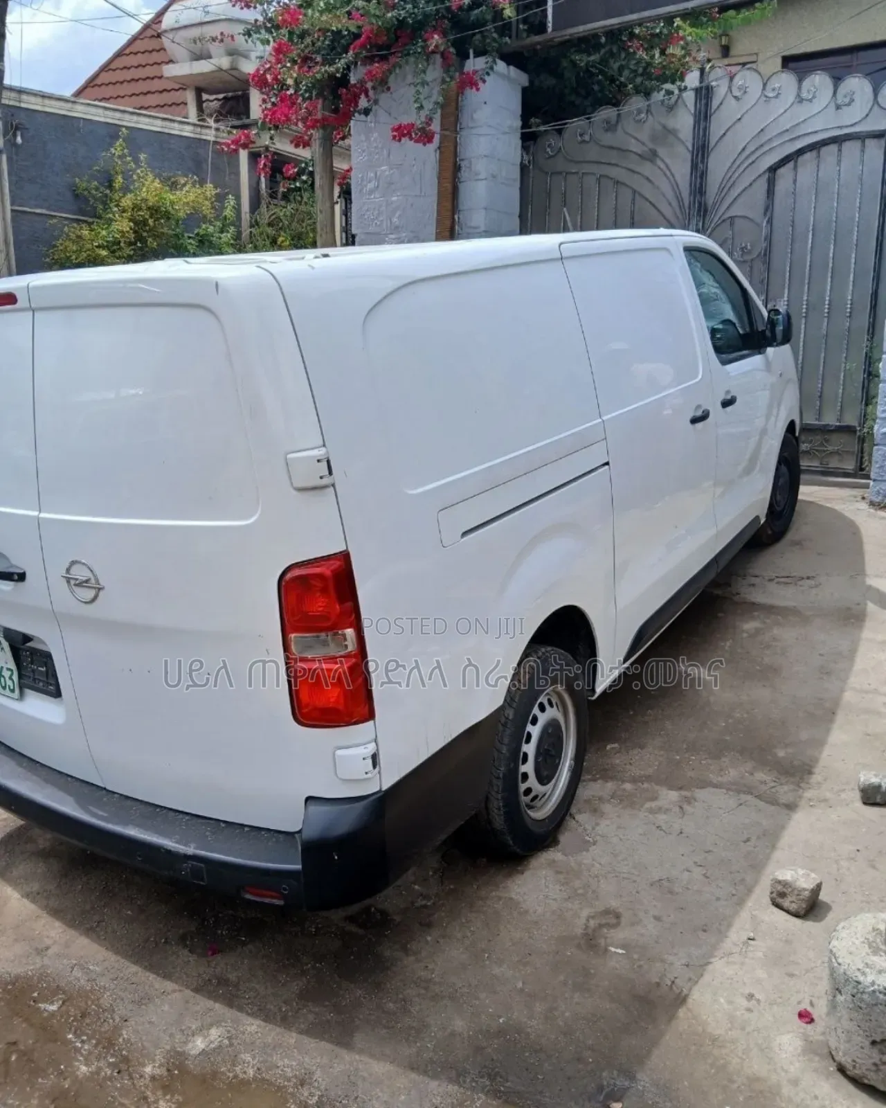 Toyota HiAce 2021 White