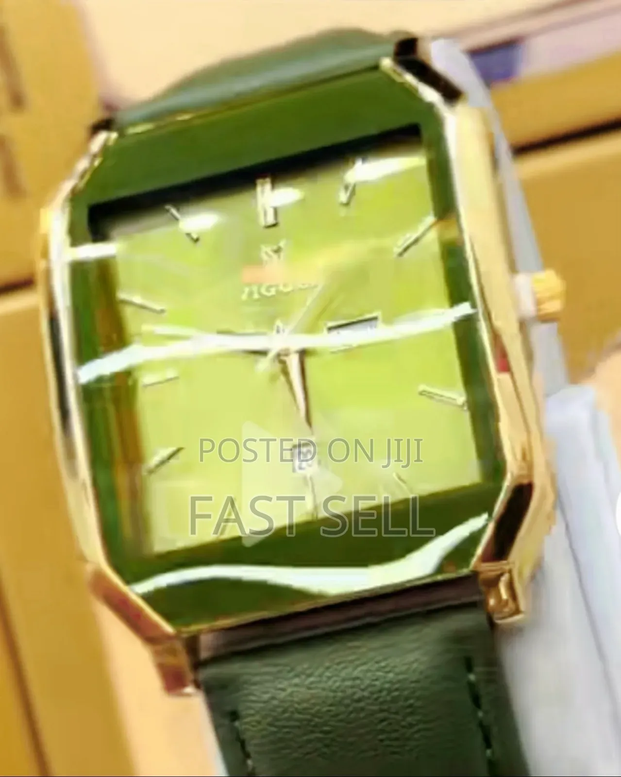 A Luxury Watch for Both Casual and Business Attires