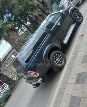 Toyota Hilux 2014 Maroon