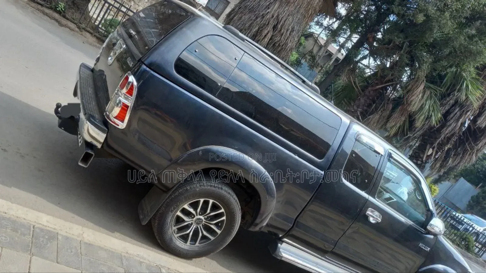 Toyota Hilux 2014 Maroon