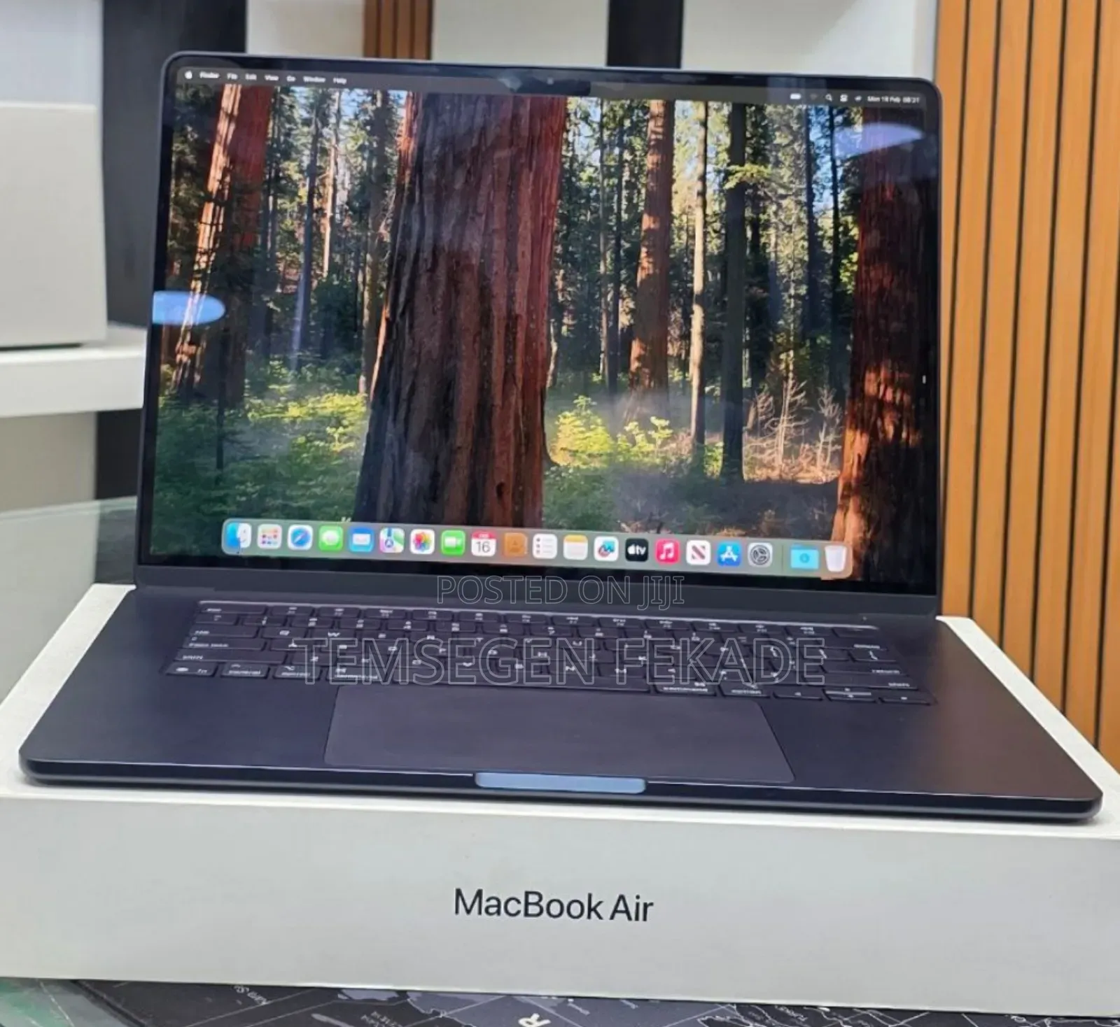 New Apple MacBook Air 2025 M4 15-inch 16GB Apple M4 Max SSD 256GB